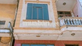 20/10 vào ở chính chủ cho thuê nguyên căn 4 tầng, ngã 3 tam trinh