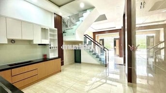 NHÀ NGUYÊN CĂN FULL NỘI THẤT 1T2L NGAY CHỢ ĐẦU MỐI BÌNH CHIỂU THỦ ĐỨC