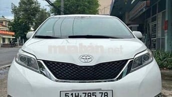 Toyota Sienna 2016 3.5LE màu trắng