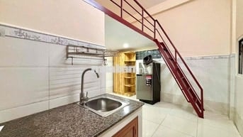Căn hộ duplex siêu rộng ở được 4-5 người ngay gần Ngã 4 Hàng Xanh