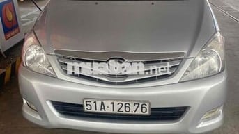 Toyota Innova 2011 G - 123456 km