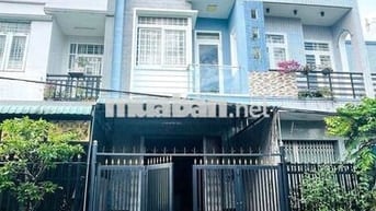 CHO THUÊ NHÀ 2 LẦU 4PN KDC XÂY DỰNG GIÁP NAM LONG SẴN NỘI THẤT 10TR
