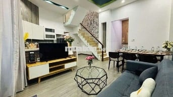 Villa Sân Vườn Giữa TTTP
- Giá Chỉ 3.x Tỷ-DTSD : 104m2-D.Tiền 12tr/th