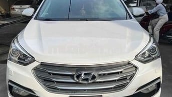 Hyundai Santa Fe 2017 2.2L 4WD - 84777 km