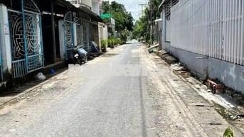 BÁn gấp căn nhà cấp 4 2 Phòng ngủ ngay Tân Hiệp Hóc Môn. giá 830 triệu