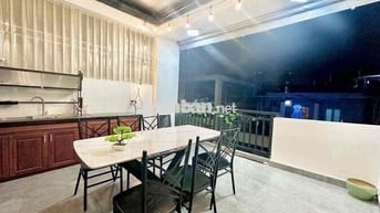 Cho thuê PENTHOUSE rộng 40m2_FULL NỘI THẤT ngay Ngã tư Hàng Xanh✅
