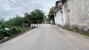 ĐẤT ĐẸP VUÔNG VẮN ĐƯỜNG THÔNG OTO TRÁNH, GIÁ TỐT.