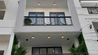 Nhà 5 tầng (4x17m), mới xây 2021. Hẻm xe tải gần mặt tiền