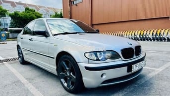 BMW 325i - biển số Vip