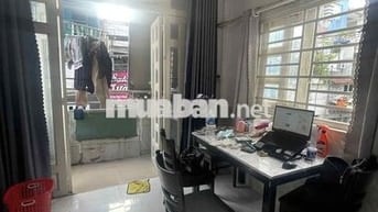 Căn hộ dịch vụ Bình Thạnh có ban công cửa sổ thông thoáng