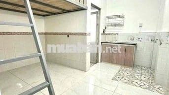 Gác giá rẻ 10p qua q5 Gần Y Dược, CĐ Kinh Tế Kĩ Thuật