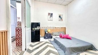 Cho thuê gấp căn hộ tách bếp mặt tiền bùi đình Tuý liên hệ ngay 039833