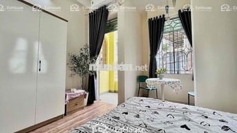 Căn hộ tách bếp, ban công full nội thất có máy giặt riêng