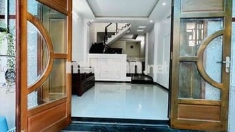 NHÀ SẠCH SẺ DT 110m2 1TRỆT 1LẦU 2PN 3WC HẺM XE TẢI SÂN XE MÁY CỔNG RÀO