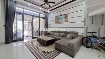 Bán nhà đg 
Trần Quang Khải - vài bước đến biển SƠN TRÀ
Nhà 2 tầng đẹp