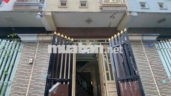 Nhà 3 tầng nguyên căn 4 phòng ngủ giáp quận 6