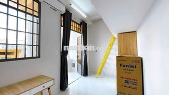 TRỐNG LẠI DUPLEX BAN CÔNG NGAY CHỢ BÀCHIỂUGẦN HIU UEF ĐẠI HỌC MỸ THUẬT