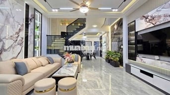 Mua là lời nhà 2.39 tỷ Đ. Hai Bà Trưng, Đông Hoà, đang cho 15tr/tháng