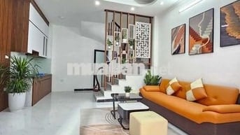 5 TỶ SỞ HỮU NHÀ ĐẸP 5 TẦNG CỰ KHỐI, LONG BIÊN CẠNH KHU PHÂN LÔ ĐẤU GIÁ
