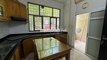 Tập thể Ngụy Như Kon Tum 65m2 2pn1vs 9tr