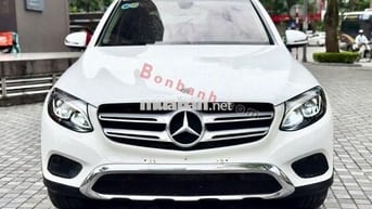 Mercedes GLC 200 trắng nội thất kem model 2018