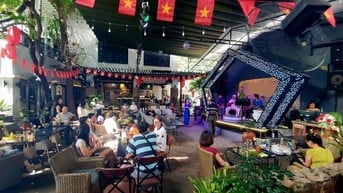 Sang nhượng mặt bằng 1000m2 mặt tiền Phan Văn Hớn - Quận 12