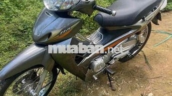 nhà thừa xe cần bán future đời 2004 xi nhan trắng!