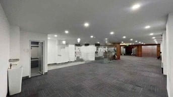 Cho thuê mặt bằng 180m2 mt đường số tân quy, Q7