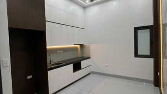 Bán nhà Nhân Chính, Thanh Xuân, Hà Nội; S: 46m2, xây 5 tầng, 12,2 tỷ