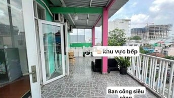 Cho thuê gấp siêu phẩm 2 phòng ngủ bancon sân vườn đầy đủ nội thấy tie