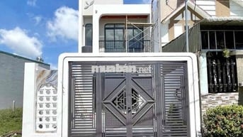 Bán nhà gần chợ ,uỷ ban xã Mỹ Hạnh, đường oto thông