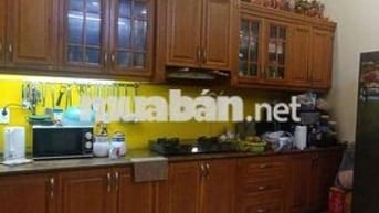 NHÀ MỚI SƠN SỬA ĐỐI DIỆN ĐH VĂN LANG. 1T2L 5PN, VỆ SINH RIÊNG BIỆT
