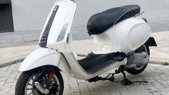 vespa sprint đèn led, máy zin êm. công chứng liền