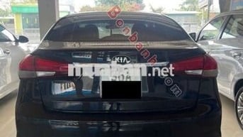 Kia Cerato màu đen