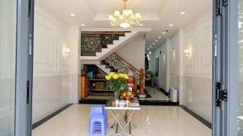 Ở NGUYỄN THÁI BÌNH MỞ CỬA THẤY PHỐ, QUAY LƯNG THẤY SÂN BAY GIÁ 3,75 TỶ