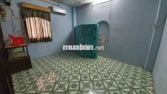 Cho thuê 1 phòng riêng trong nhà nguyên căn ( sẵn máy lạnh )