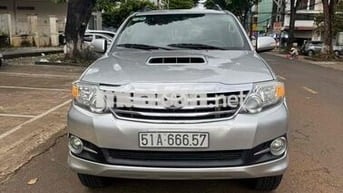 Toyota Fortuner 2016 2.5G 4x2 - 100000 km