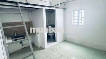 Nhượng lại phòng trọ có máy lạnh và gác 25m2 Đ.38, Hiệp Bình Chánh