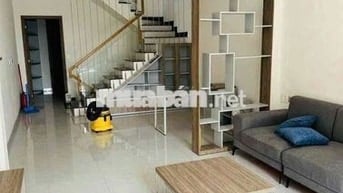 Nguyên căn nhà đẹp hẻm đẹp 215 Nguyễn Xí