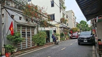 ĐẤT VUÔNG VẮN , CÁCH VIN 1 NHÀ ,ĐƯƠNG THÔNG XE TRÁNH TÌM CHỦ MỚI