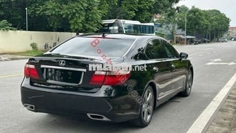 Lexus LS 460L, sản xuất 2007.