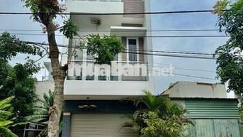 Nhà 3 lầu + Sân Thượng ! SHR Hoàn Công ! Hướng Đông ! Đường nhựa 10m