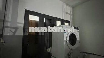 Nhà trọ mới xây xong, có gác, có giường tầng, cửa sổ bự, ban công