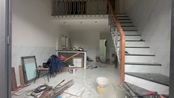 BÁN GẤP NHÀ MỚI 1 TRỆT 1 LẦU 4x12,3PN + SÂN TRƯỚC RỘNG 4x3M HXH