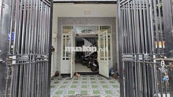 Cho Thuê Nhà Gần Chợ Cầu Đồng DT 180m2 1Trệt 3Lầu 4Pn 3Wc Sân Thượng