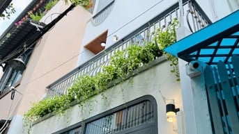 BÁN NHÀ CHÍNH CHỦ 637/QUANG TRUNG ĐÚC 1 LẦU 2PN HẺM ĐẸP FULL NỘI THẤT
