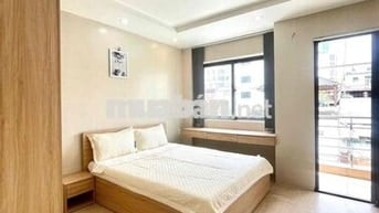 Cho Thuê Căn Hộ Ban Công Siêu Đẹp Thoáng Ngay Chợ Bến Thành Q1