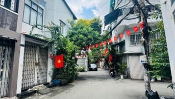 BÁN NHÀ BĐT Ô TÔ ĐỂ TRONG NHÀ- DT ĐẸP 8,4x12,6M - HẺM NHỰA SẠCH ĐẸP