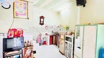 NHÀ ĐẸP - BÌNH TÂN - ĐỪING XE HƠI THÔNG - NHÀ ĐÚC 2 TẦNG - 2PN ,2WC.