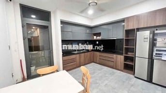 Căn Hộ 2PN Balcony 60m2 FullNT Với Dàn Bếp Cực Phẩm Gần Phạm Văn Đồng